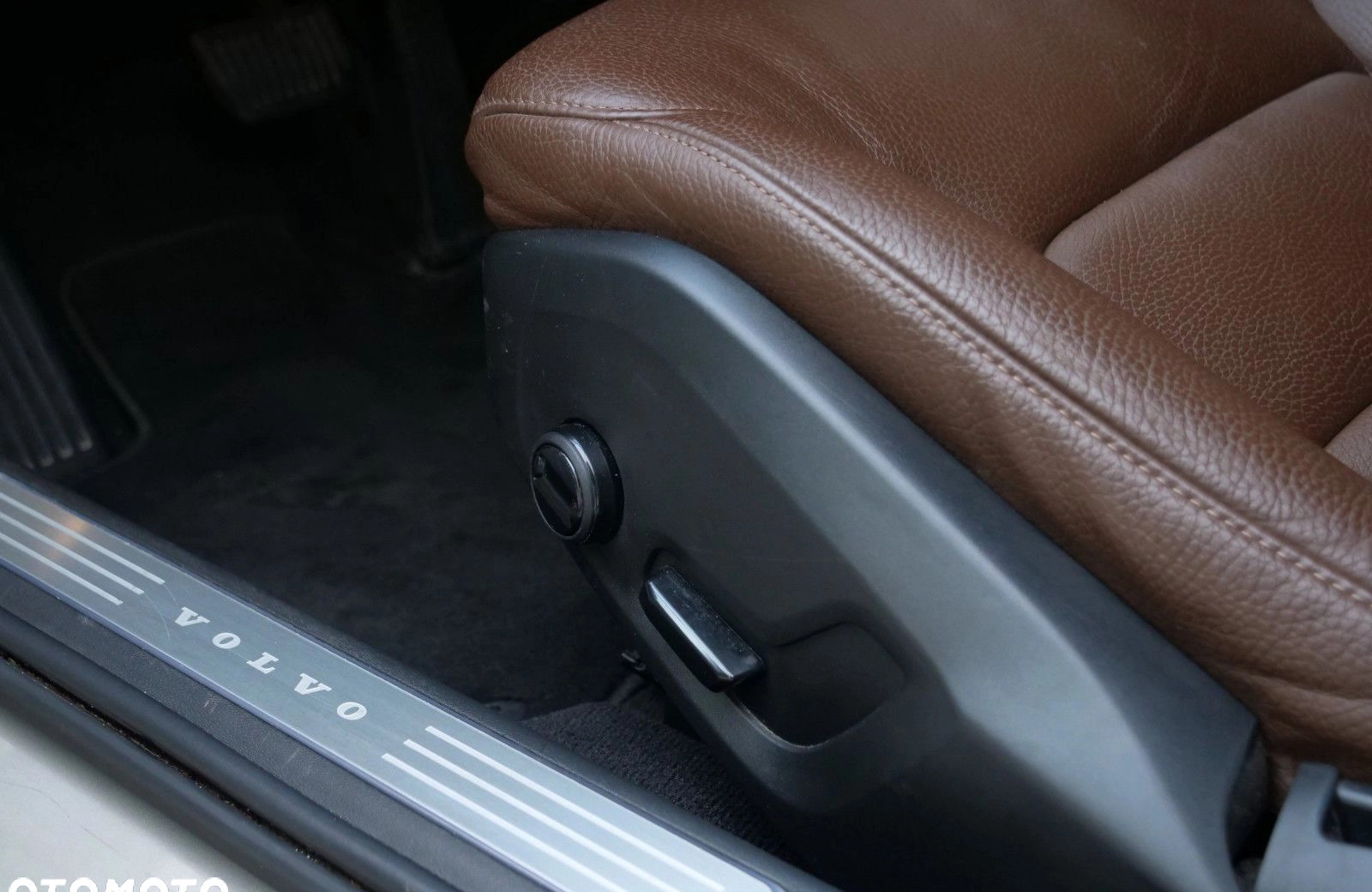 Volvo V90 cena 95900 przebieg: 182660, rok produkcji 2018 z Jasień małe 596